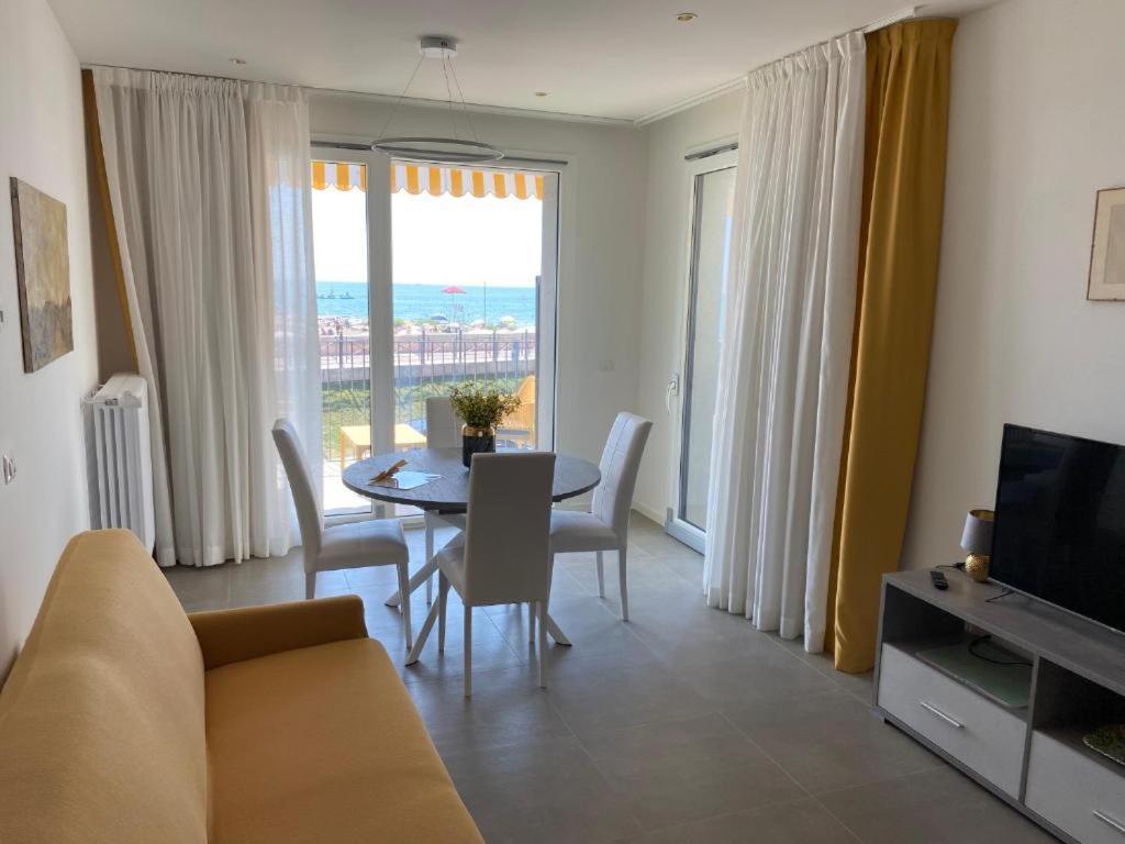 Nuovo Residence Serenissima Frontemare - Agenzia Cocal Caorle Exteriér fotografie